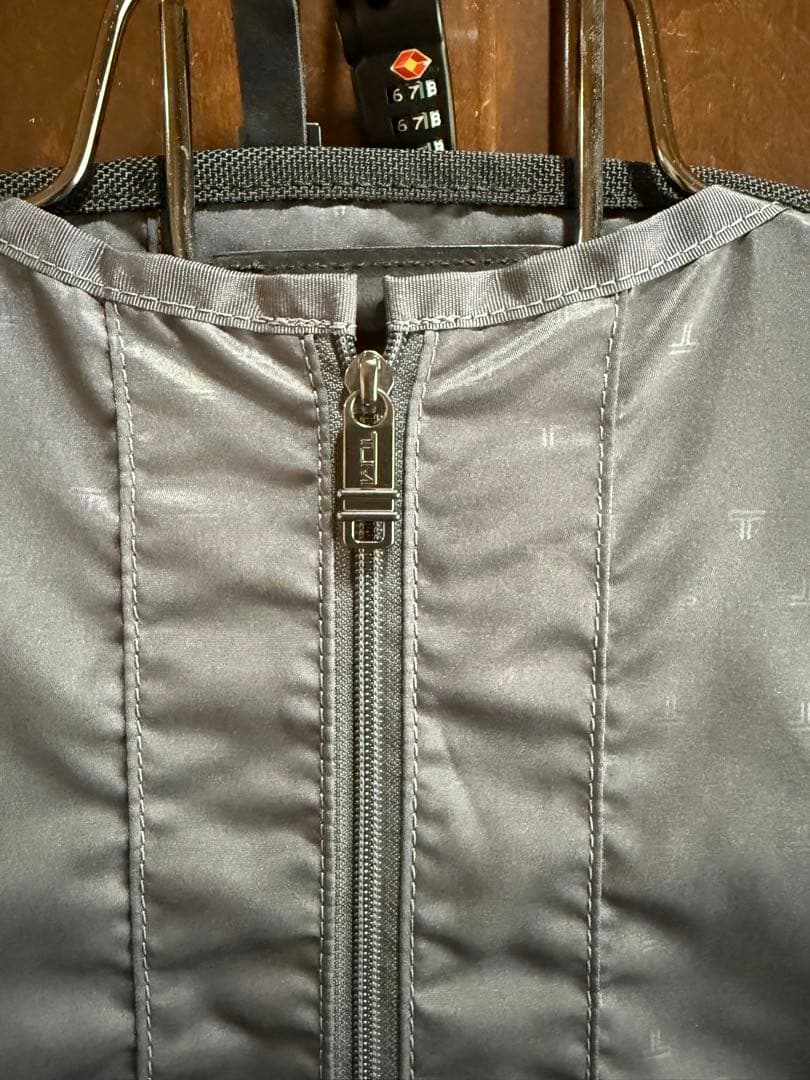 TUMI ガーメントバッグ ブラック