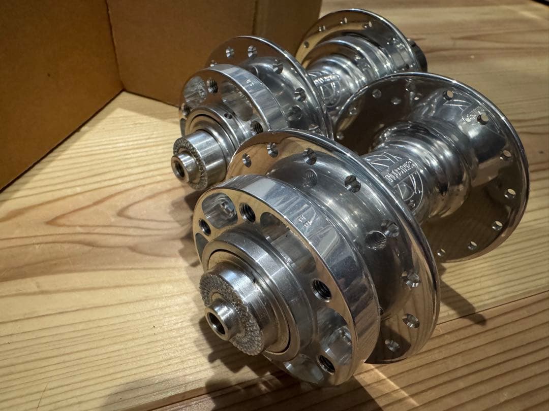 WHITE INDUSTRIES MI6 ディスクハブ 32h 前後セット 新品