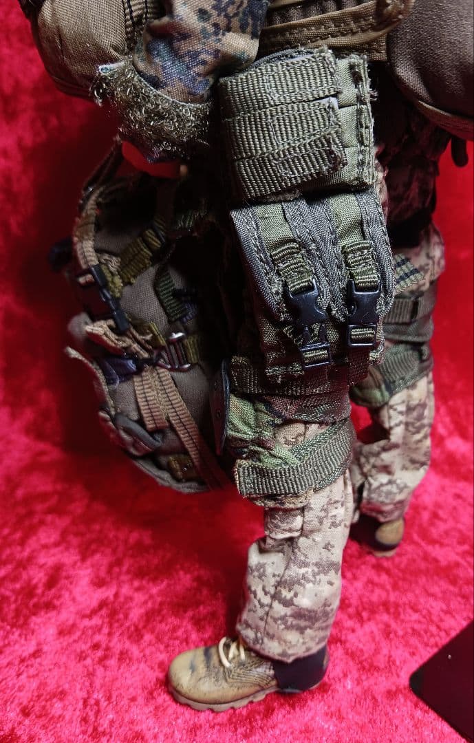 1/6 USMC パラシュター女性兵士(HotToysホットトイズ)