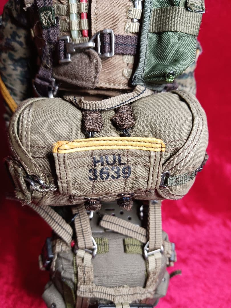 1/6 USMC パラシュター女性兵士(HotToysホットトイズ)