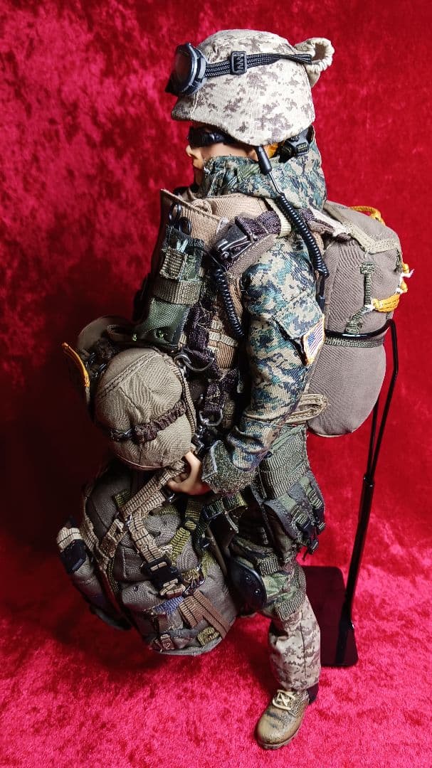1/6 USMC パラシュター女性兵士(HotToysホットトイズ)
