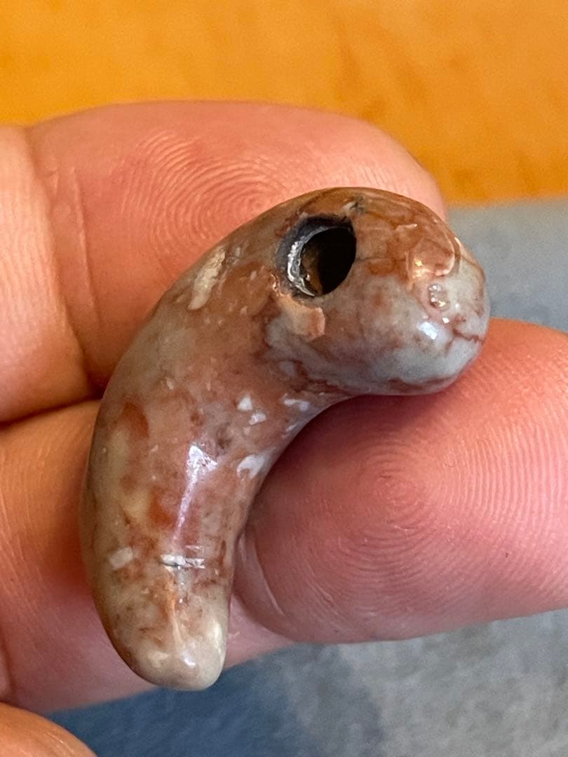 古墳時代　勾玉　管玉　堆積岩　碧玉製管玉　滑石