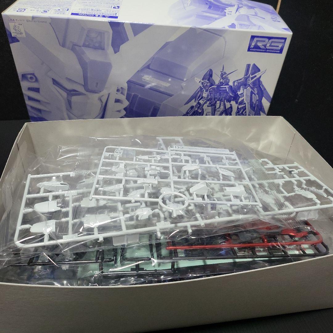 ＲＧ 1/144 デスティニーガンダム［チタニウムフィニッシュ］光の翼セット