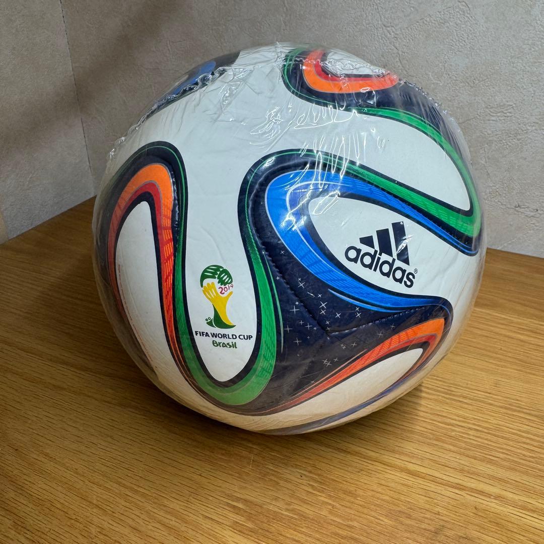 【美品】adidas ブラズーカ 2014 FIFAワールドカップ　レプリカ