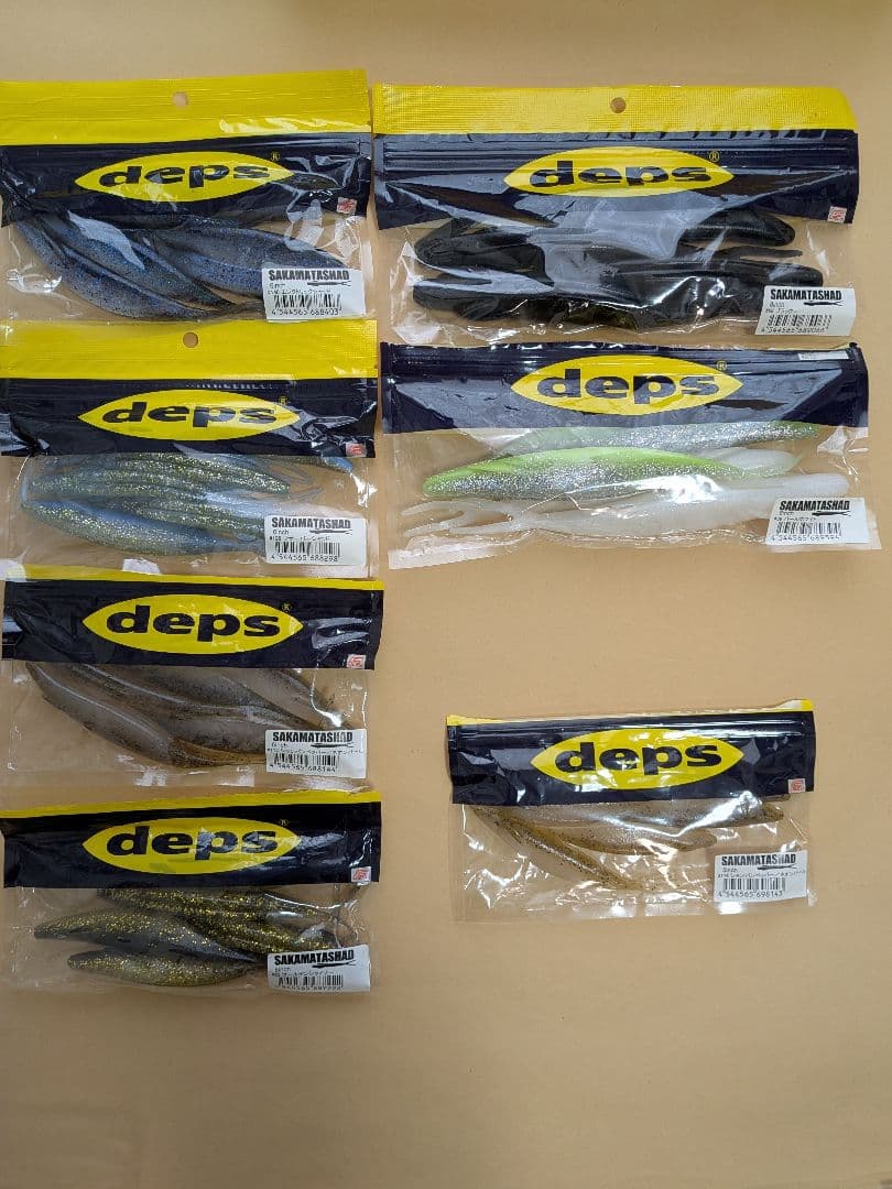 タイムセール【未使用パック多数】deps ソフトルアーセット ルアーボックス付き