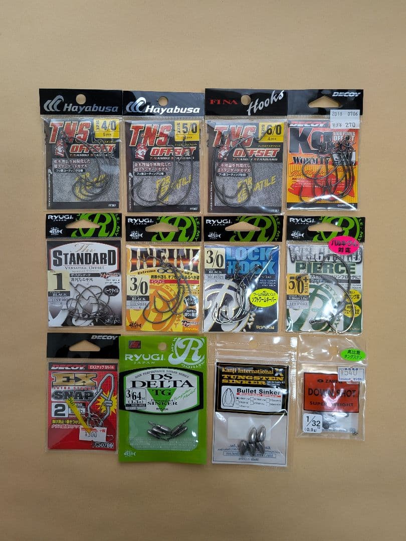 タイムセール【未使用パック多数】deps ソフトルアーセット ルアーボックス付き