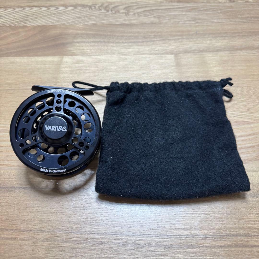 VARIVAS Surface System フライリール ブラック