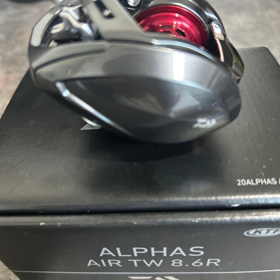 美品【DAIWA】ダイワアルファス AIR TW 8.6R 右ハンドル