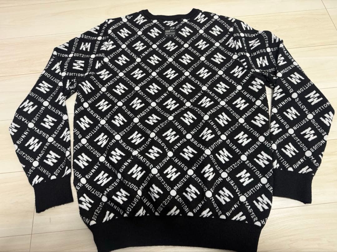 マスターバニーエディション　クルーネックニット Mロゴモノグラム柄　サイズ6