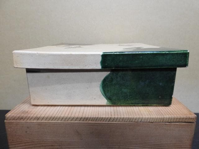 十三軒吉向　蓋物　共箱　MA429