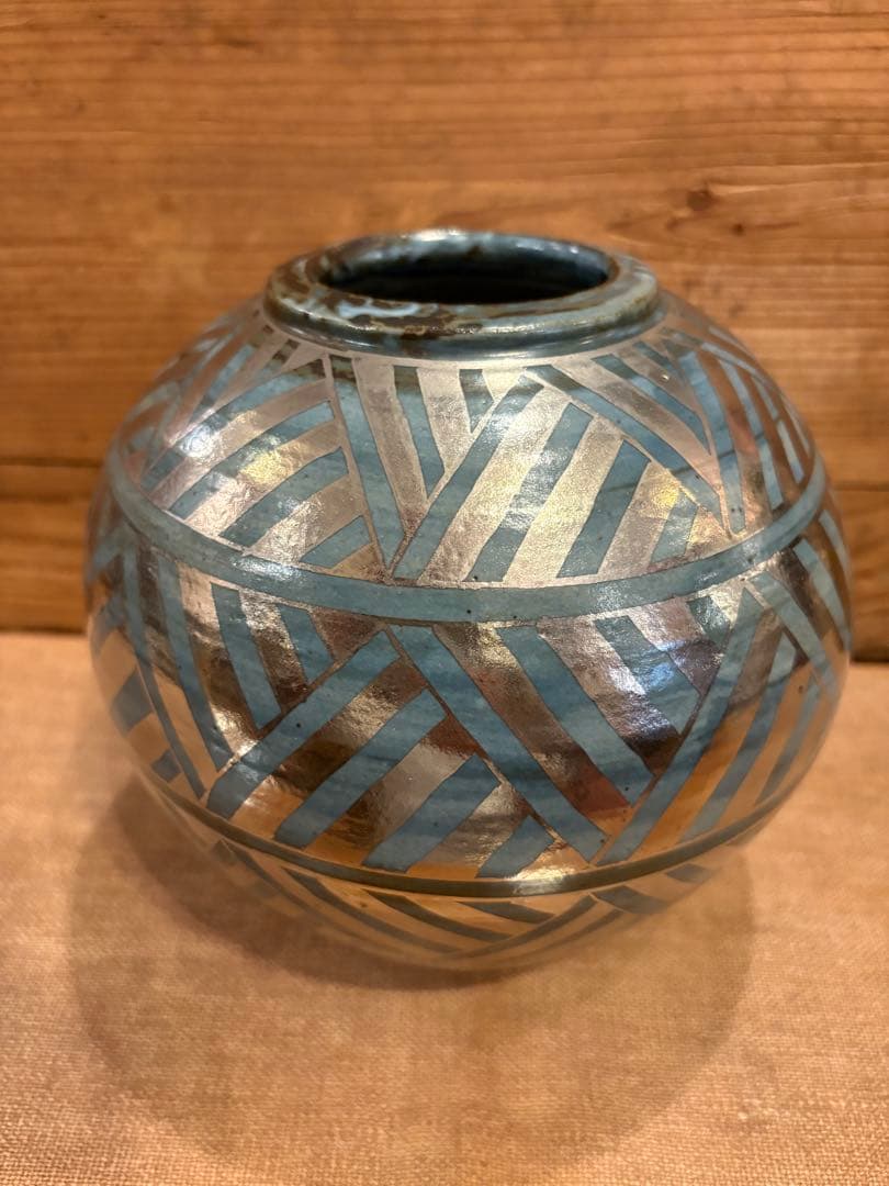 松崎健　呉須釉白金彩更紗文壷　共箱　未使用品