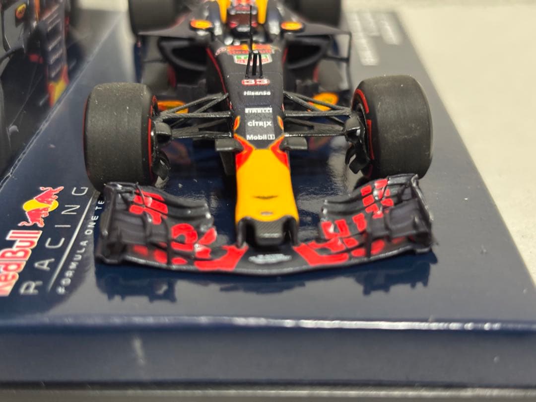 MINICHAMPS レッド・ブル RB13 M. Verstappen