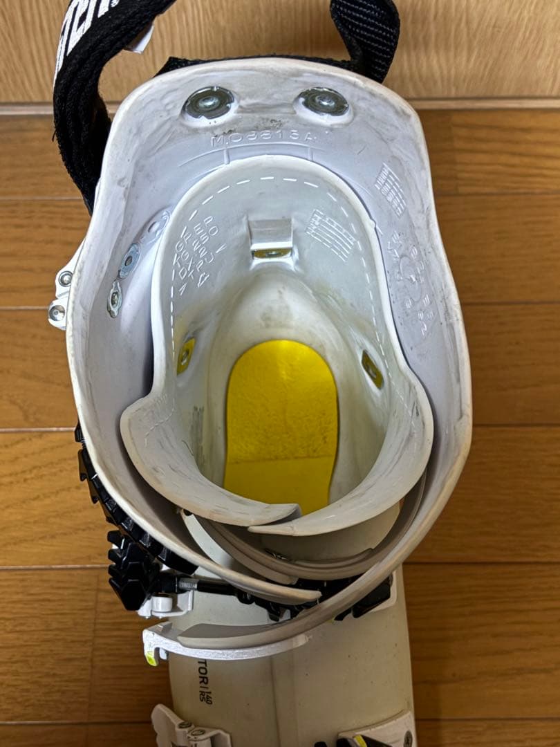 HEAD インナーとRAPTOR 140 RS スキーブーツ（太足仕様）