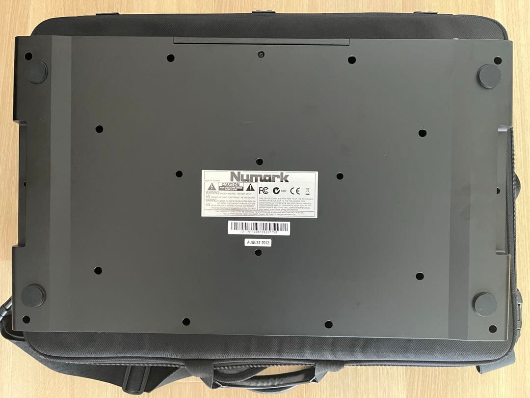 ⑤Numark iDJ Pro iPad用 DJコントローラー ケース付き