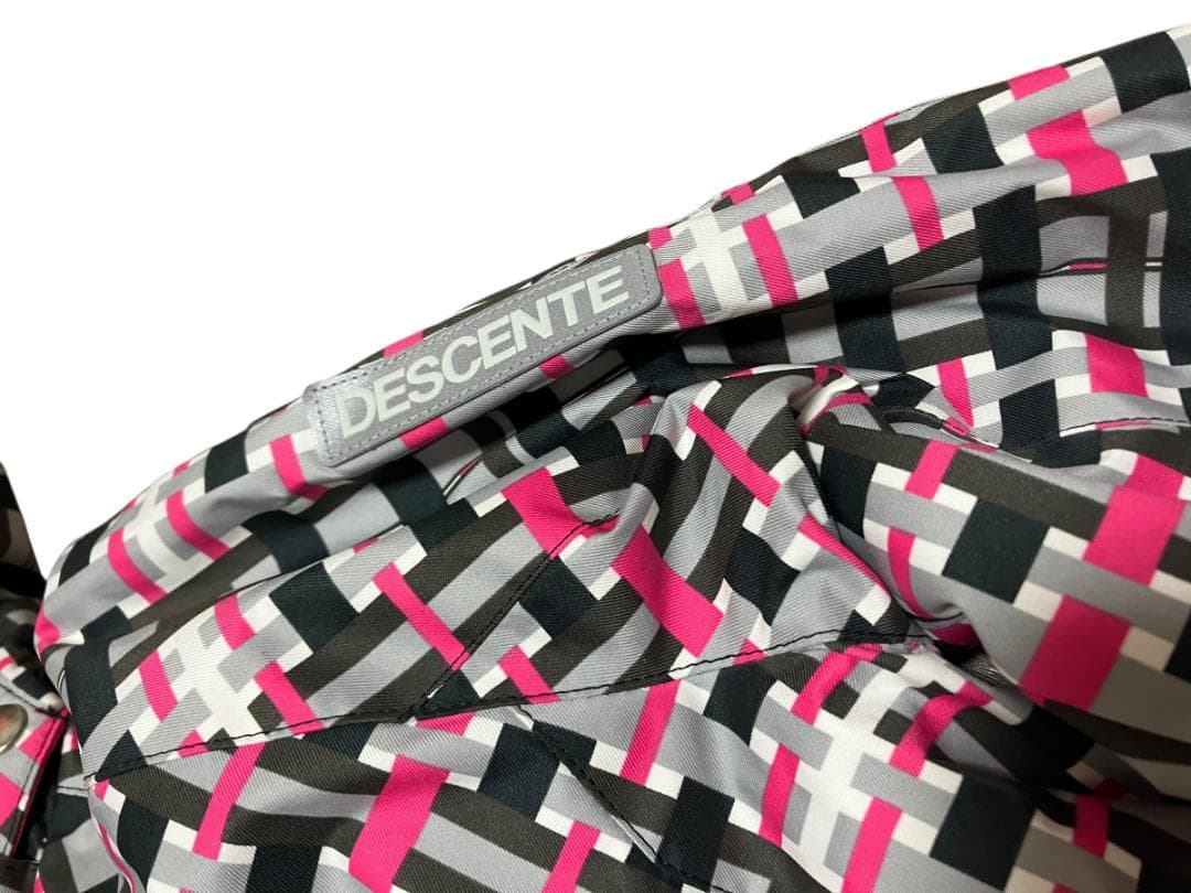 未使用　DESCENTE デサント　スキーウェア キッズ 130cm 上下セット
