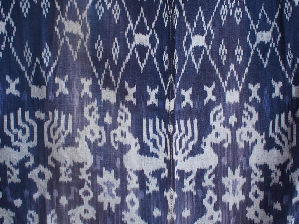 スンバ島藍染イカット