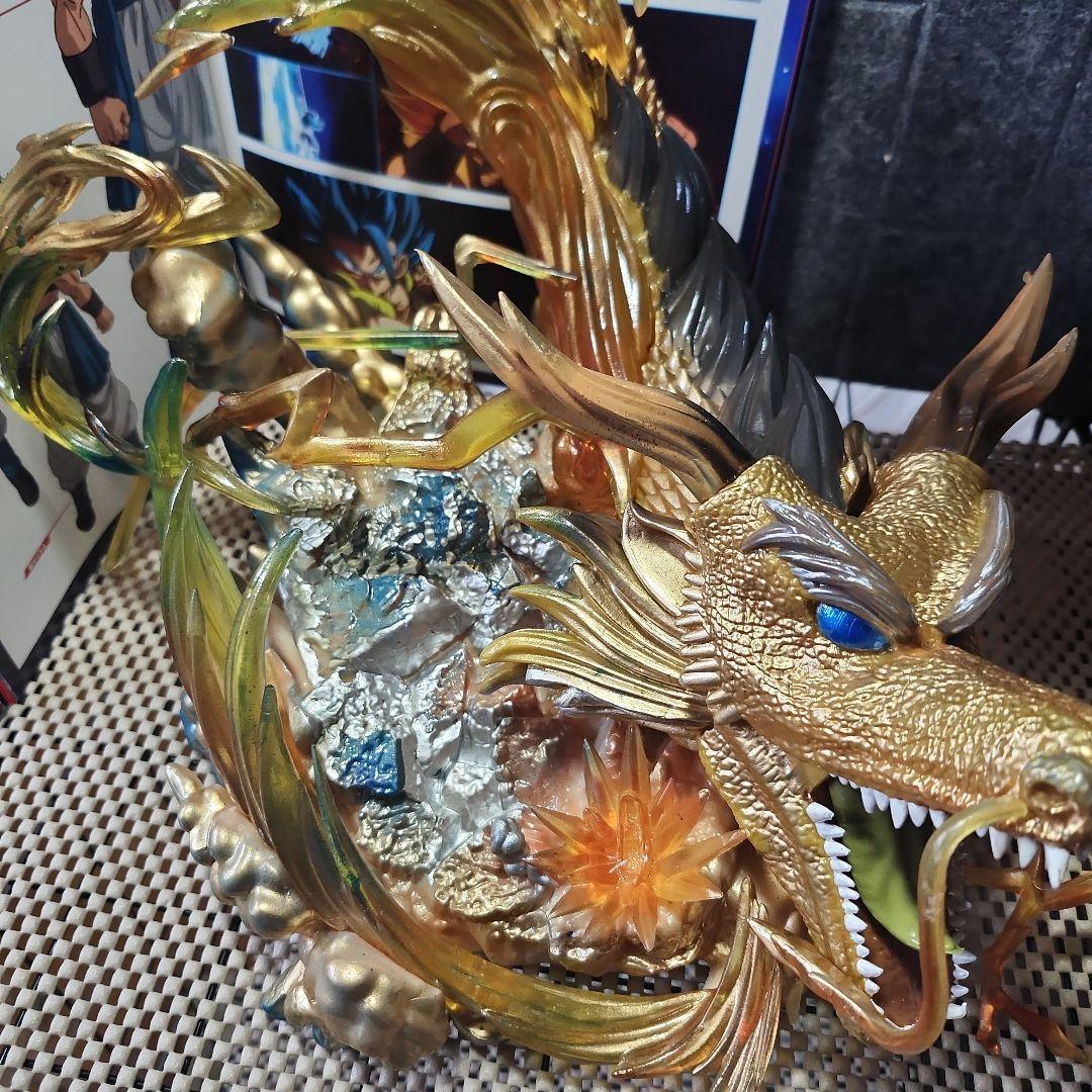 ドラゴンボール 豪華フィギュア(神龍塗装済品のみ)下からライト当てると綺麗です
