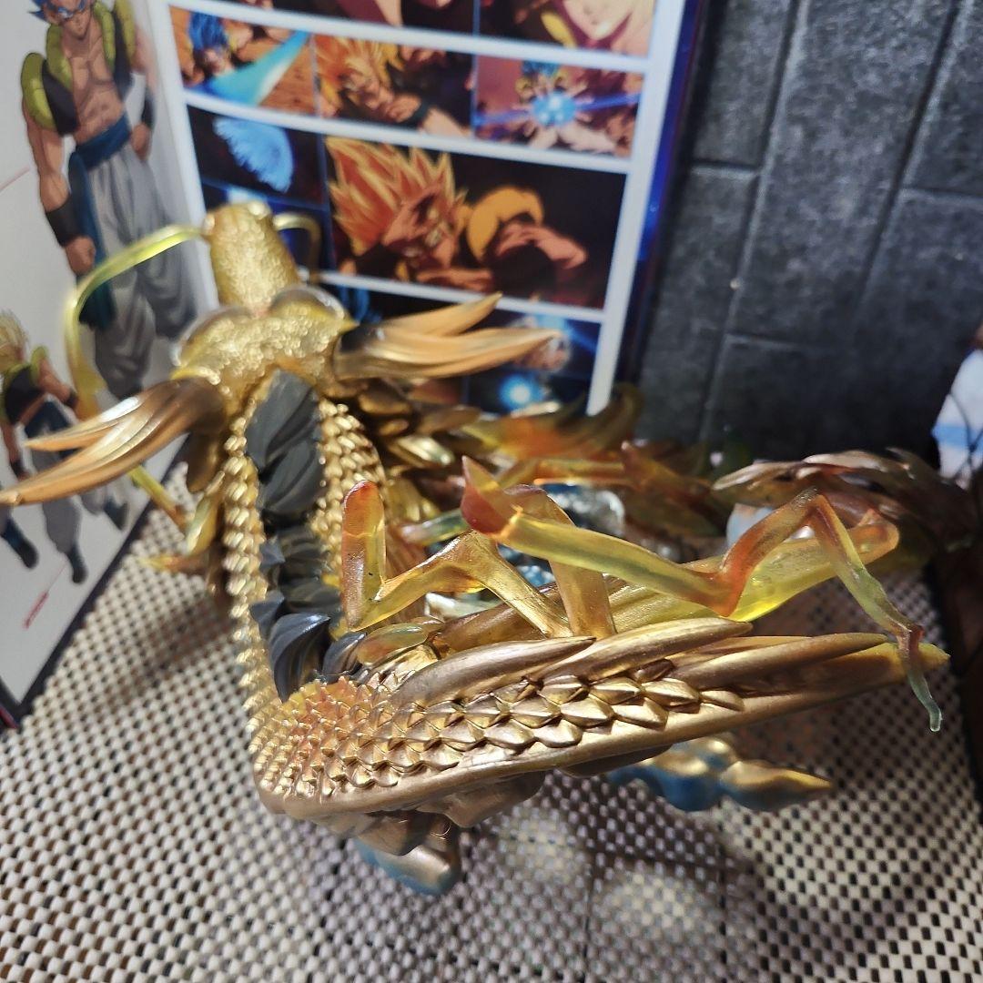 ドラゴンボール 豪華フィギュア(神龍塗装済品のみ)下からライト当てると綺麗です