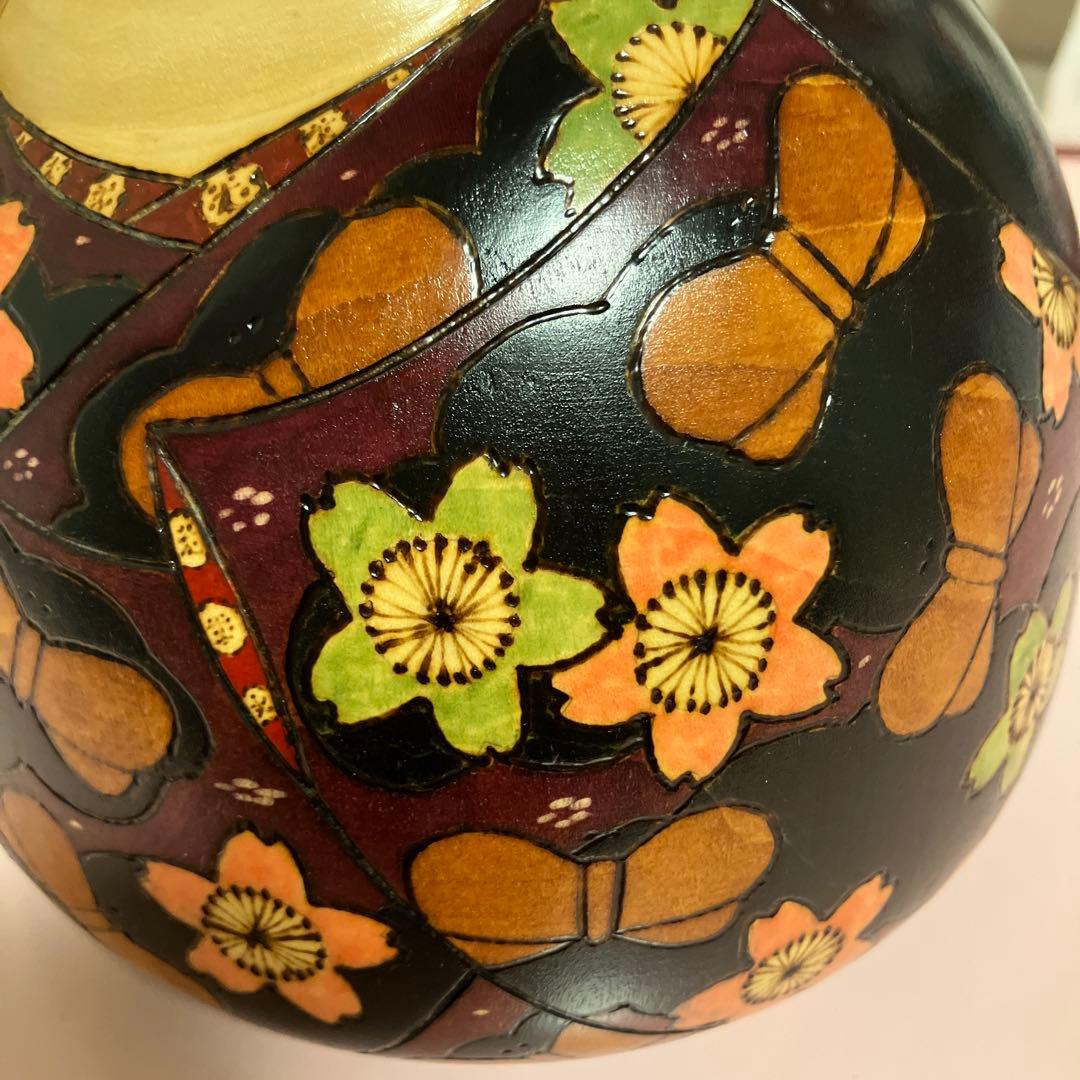 桜花　桜と蝶の手描き木製こけし