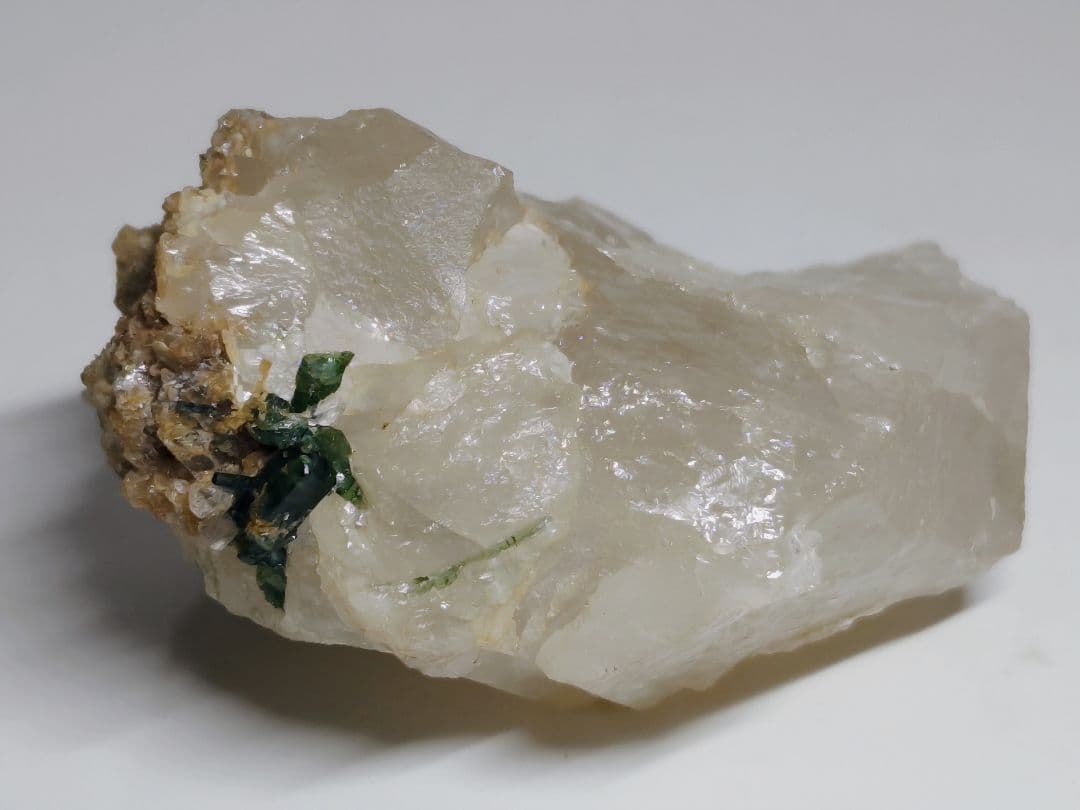 トルマリン 334g クォーツ 水晶 原石 鑑賞石 自然石 誕生石 鉱物 水石