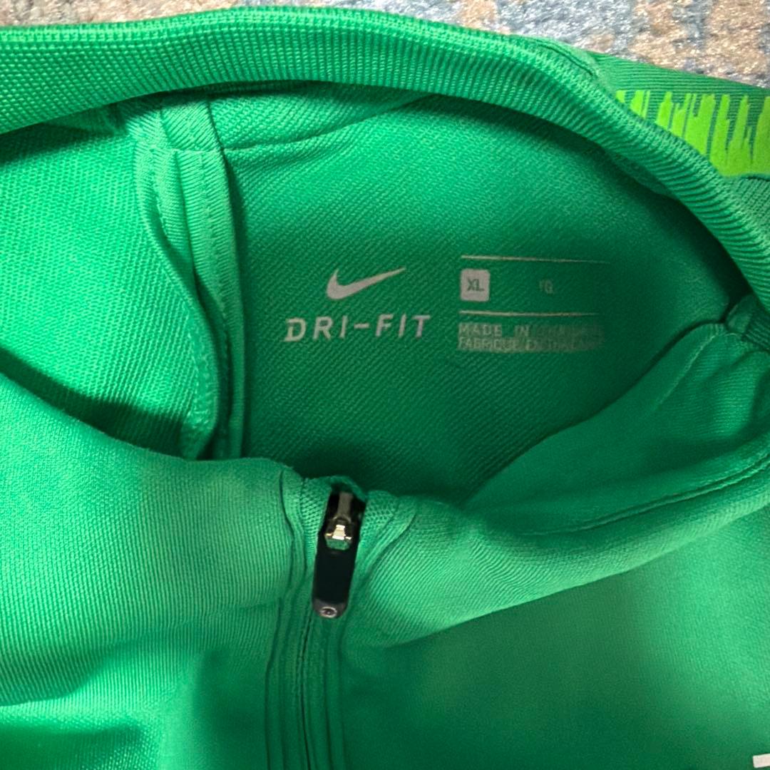 激レア浦和レッズキーパーハーフジップジャージ