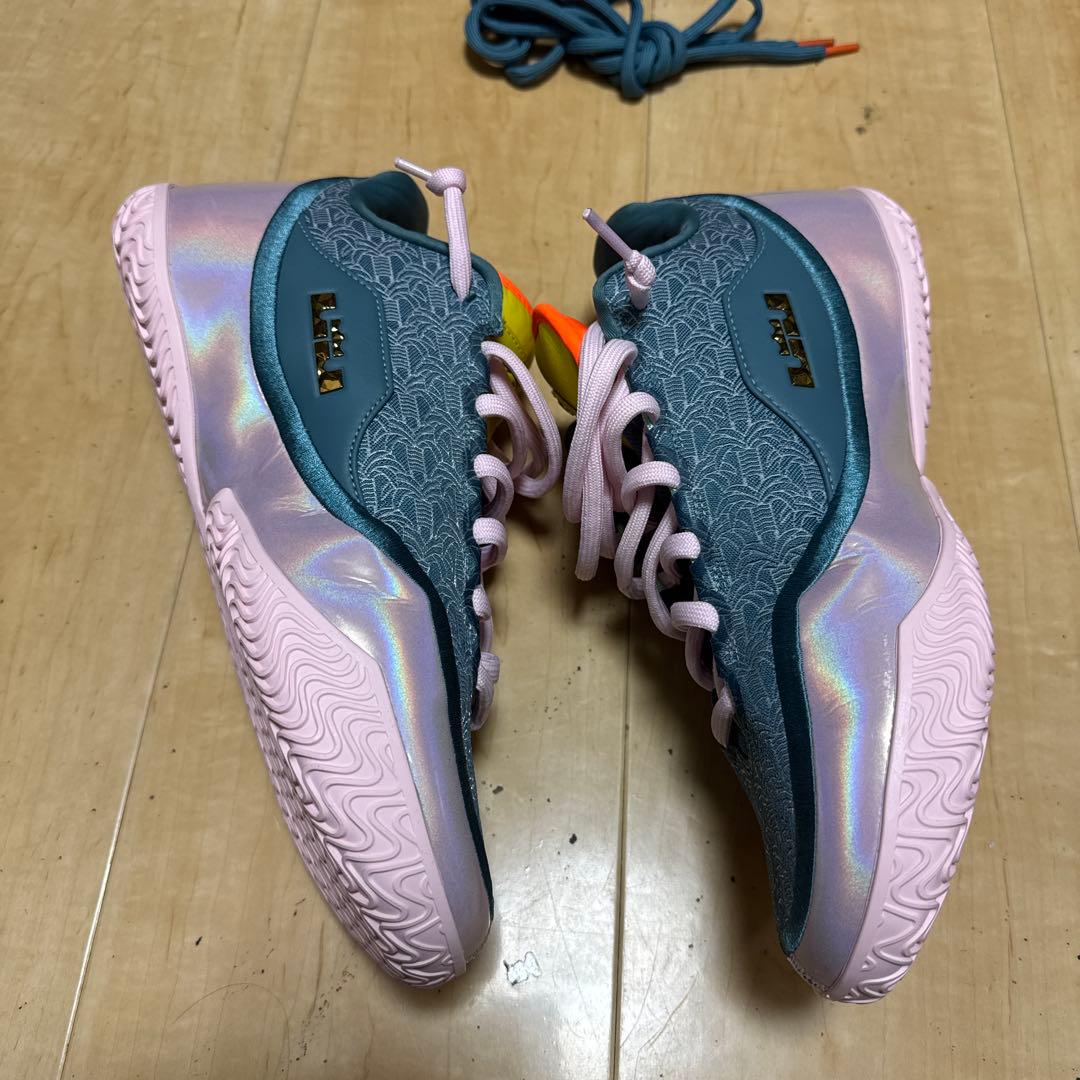 レブロン 23 EP \"Miami Twice\" 28cm