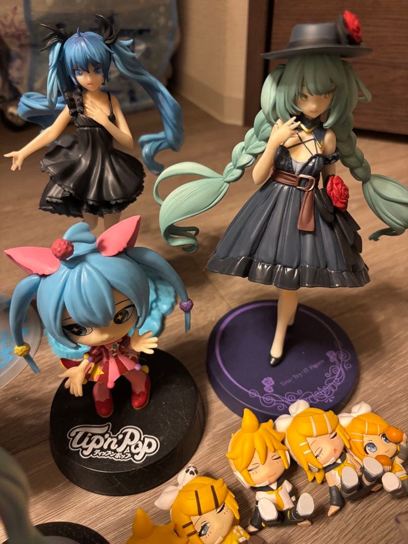 初音ミク　フィギュア　ぬいぐるみ　マスコットまとめ売り　25点
