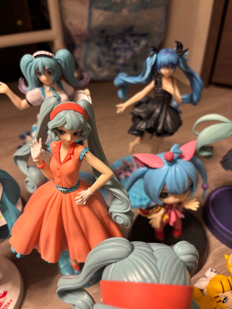 初音ミク　フィギュア　ぬいぐるみ　マスコットまとめ売り　25点