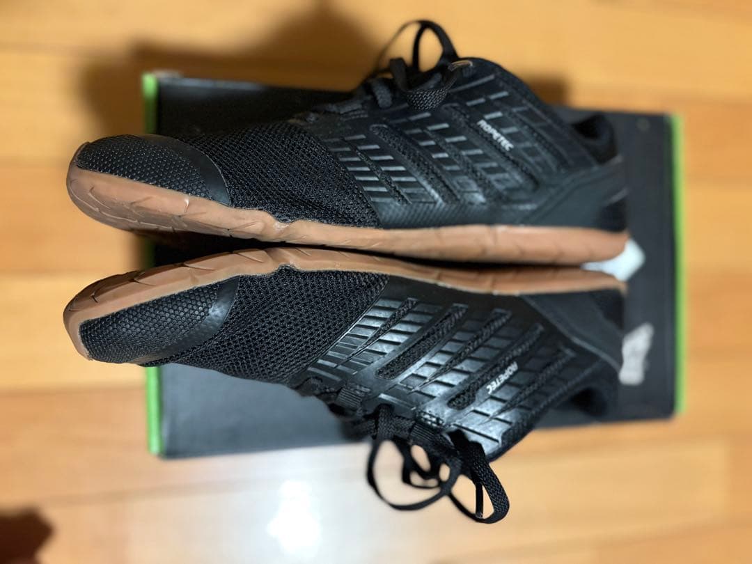 inov8 イノヴェイト トレーニングシューズ ブラックガム