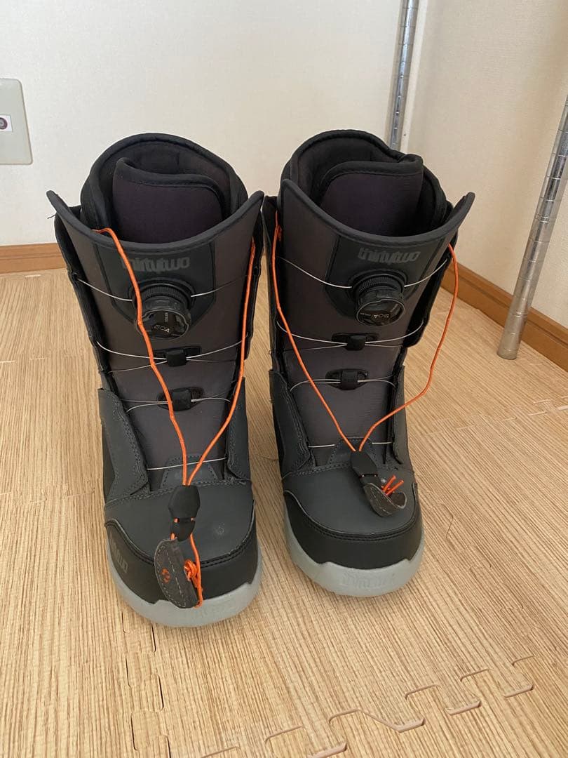 サーティーツー　スノーボードブーツ BOAシステム 黒