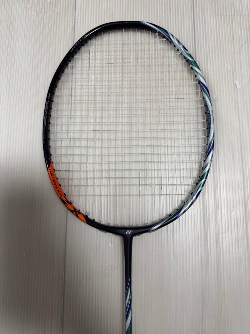 バドミントンラケット ストリング入り