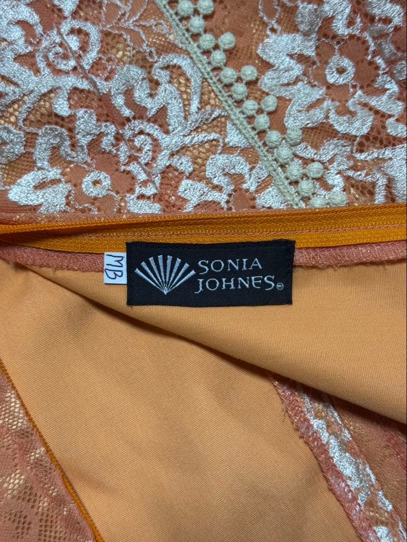 ★【美品】SONIA JOHNES ソニアジョーンズ、ファルダ