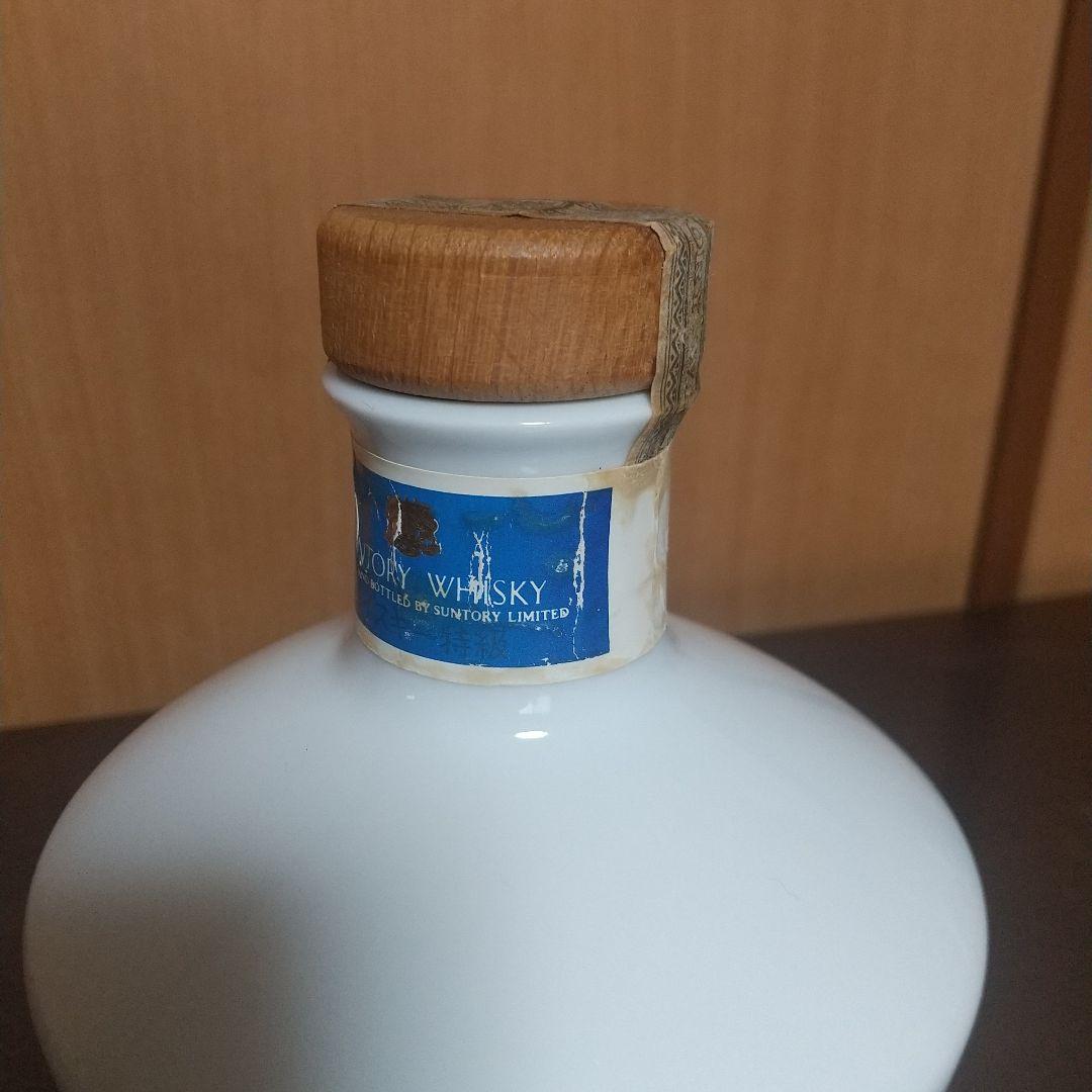 サントリーウイスキー エクセレンス〈有田焼ボトル〉