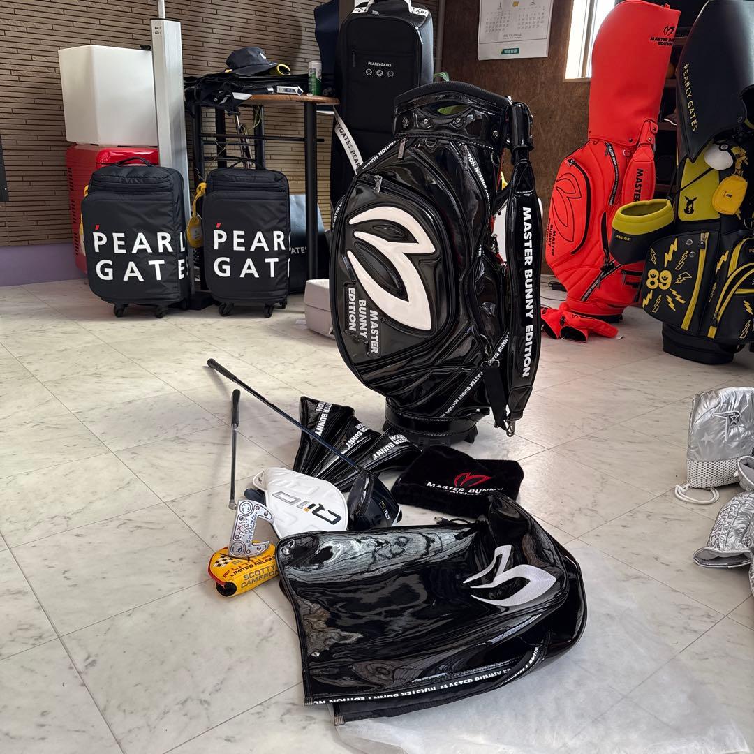 MASTER BUNNY EDITION ゴルフバッグ&ドライバー、パター付7点