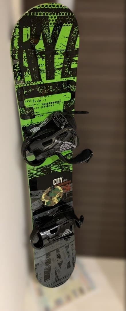 RYZ CITY スノーボード グリーン/ブラック　板
