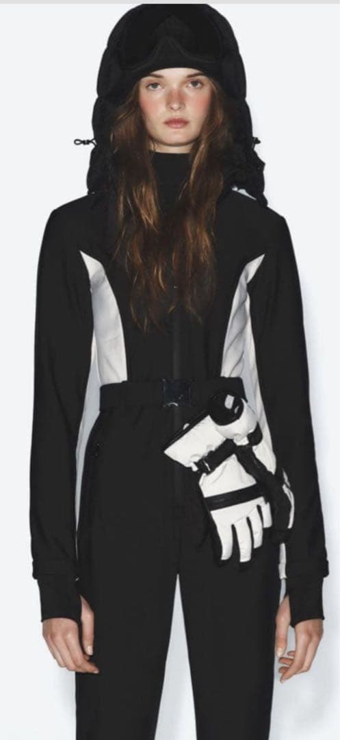 ZARAスキーウェア　スーツ