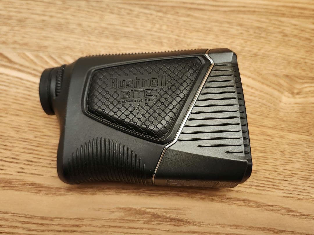 Bushnell ピンシーカーPRO XE ジョルト　ゴルフ用距離計 ケース付き