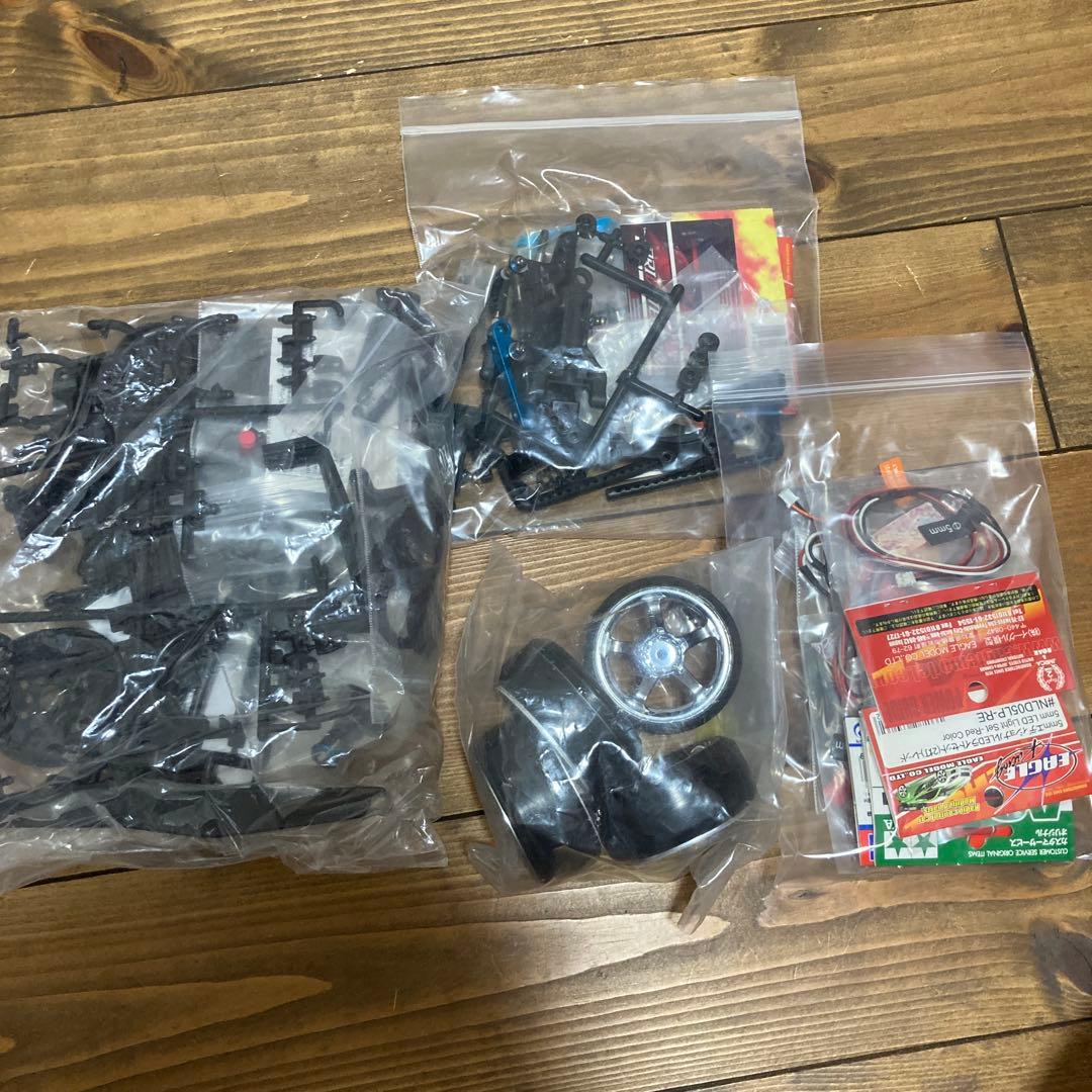 ラジコン　たぶんドリフトシャーシキット　VDFⅡ パーツ付き　ボディ付き