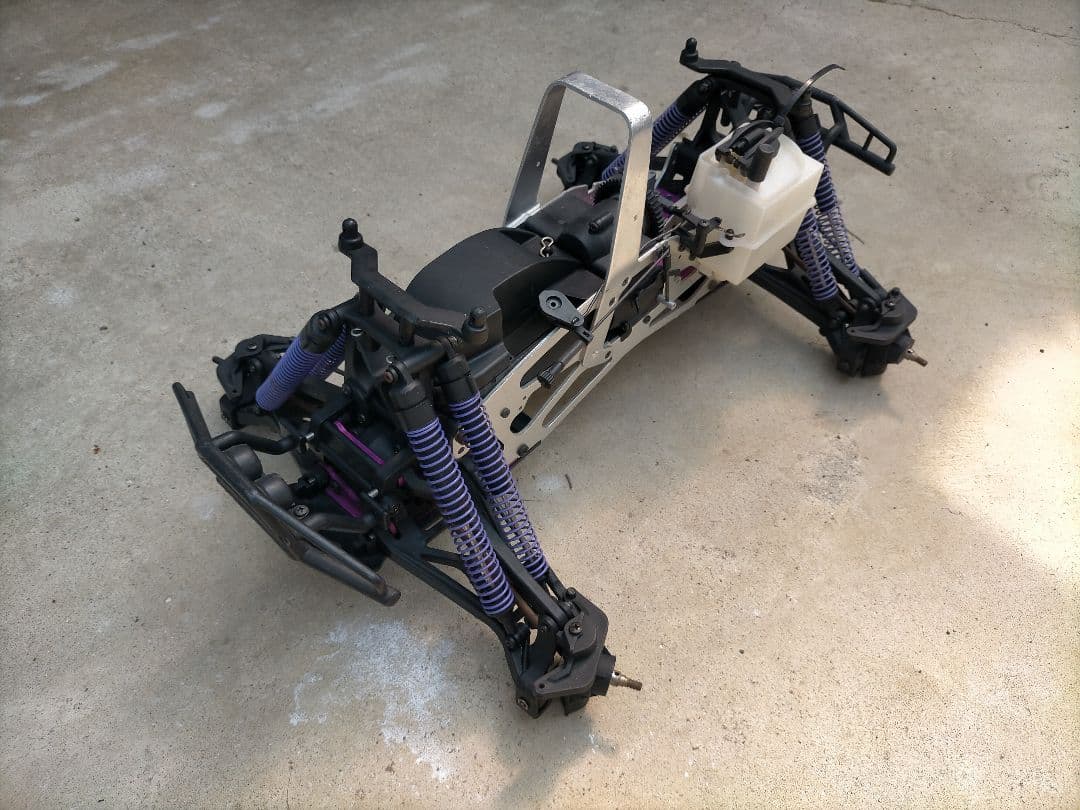 ★送料無料★HPIサベージ　エンジンラジコンカーシャーシオフロード　エンジン無