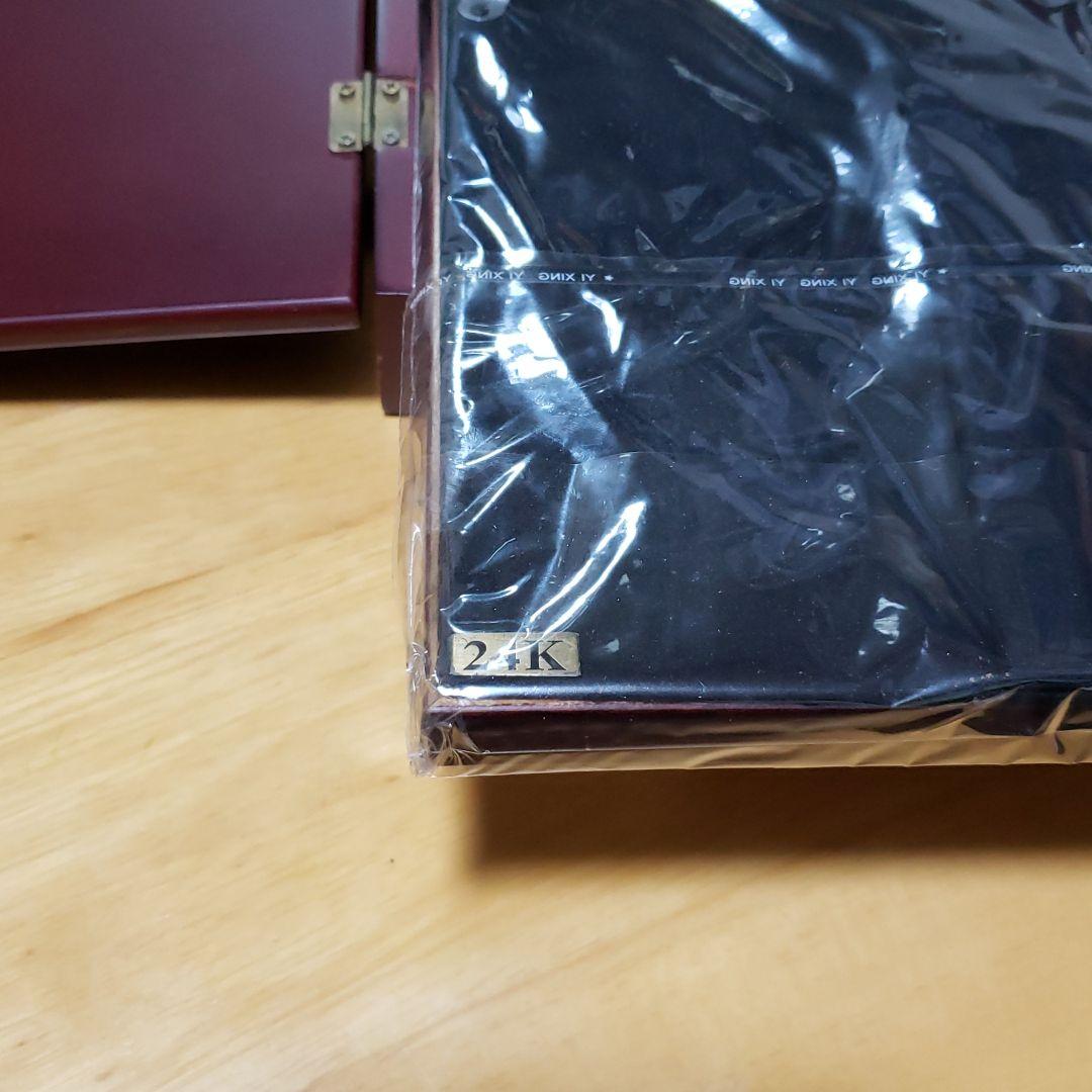 「金の盾」とパンフレット