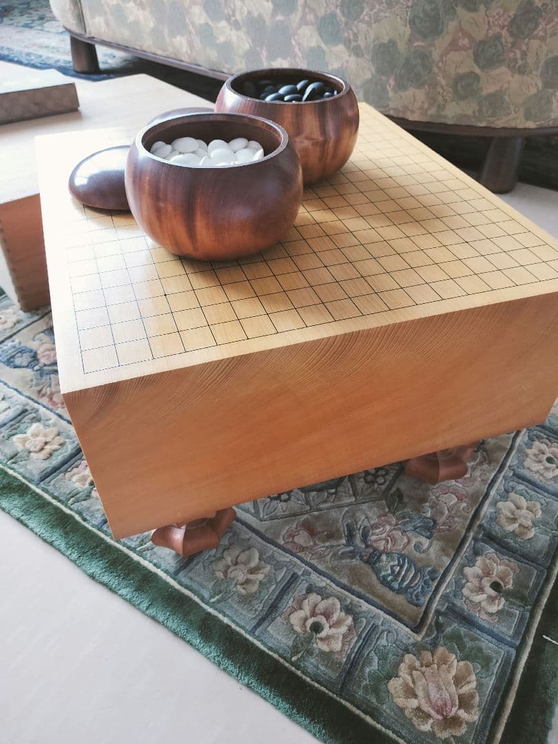 美品　本榧•足付ヘソ付•碁盤・碁石セット