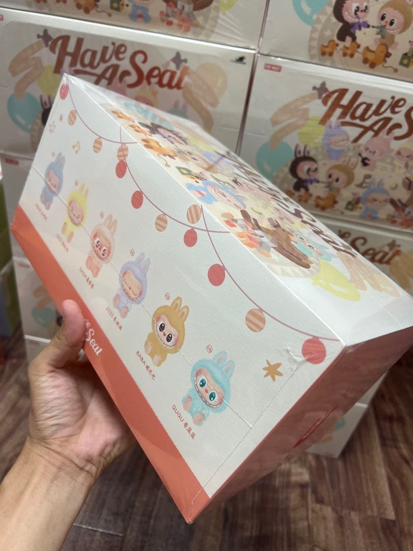 LABUBUラブブ THE MONSTERS ハブアシートHave a Seat