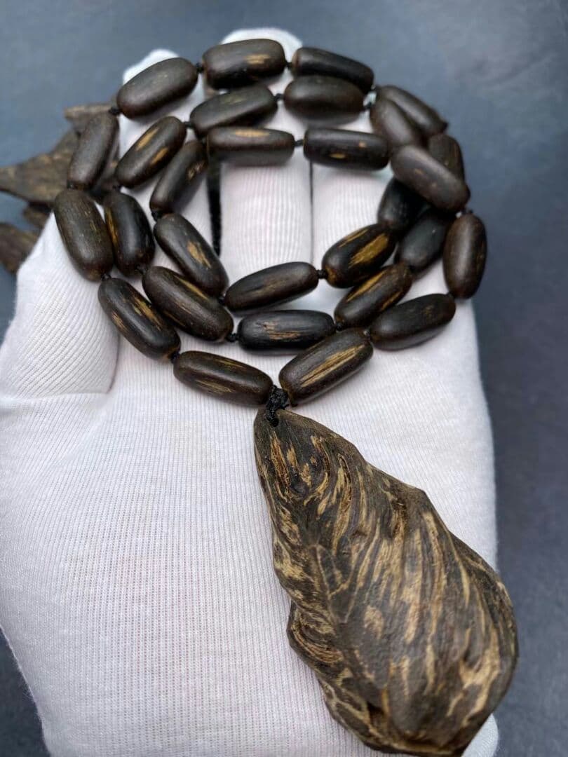 本物保证天然ベトナムじんー沈香ネックレス 芽荘むし虫もれ漏れ(収蔵ひん品)