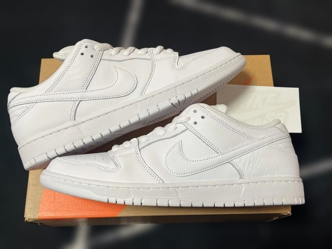 Nike Dunk Low ホワイトレザー スニーカー