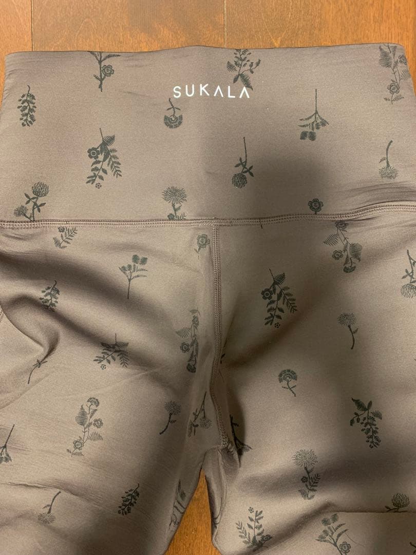 【SUKALA 】フラワーブーケレギンス　Mサイズ