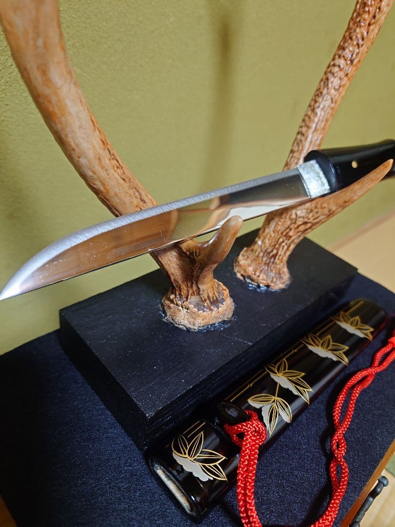 御守刀 【雪笹文蒔繪守刀】