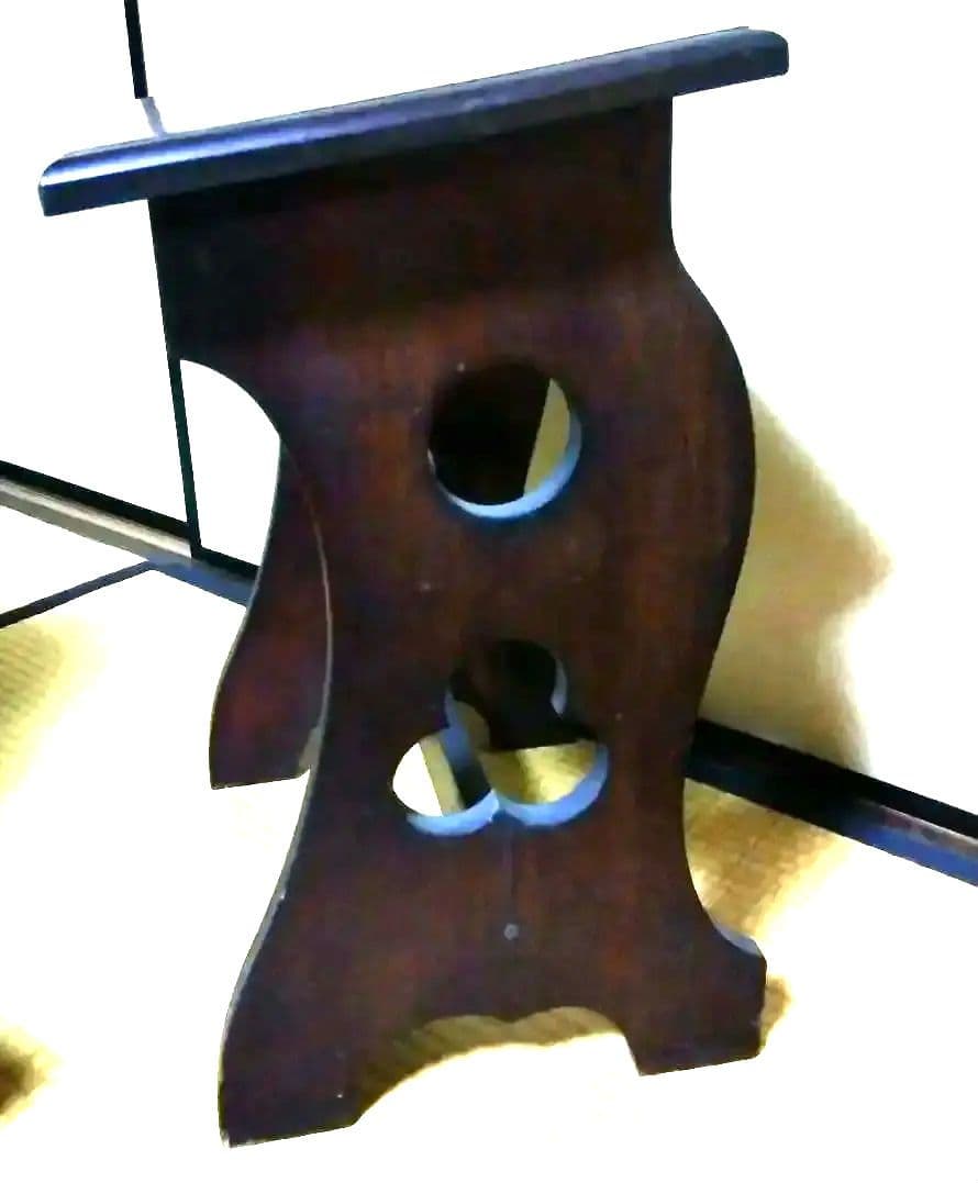 アンティーク　大正時代か昭和初期　　オルガンのイス　　 木製 透かし彫