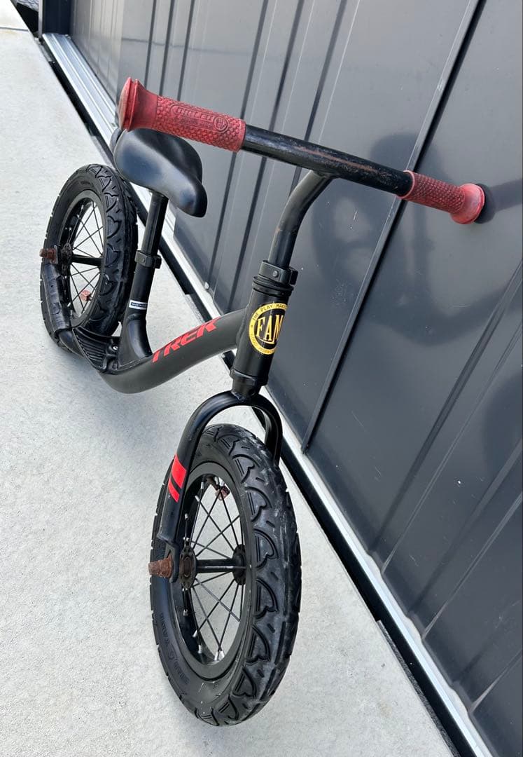 Trek ランバイク　ストライダー　ブラック/レッド