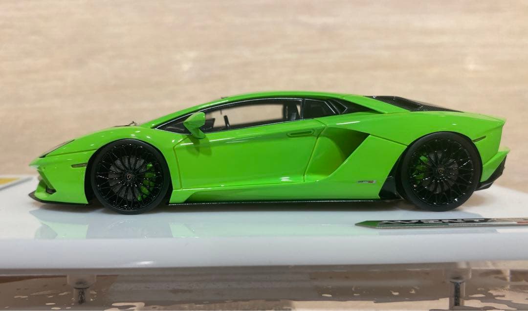 60台限定 メイクアップ　1/43 aventador 2017