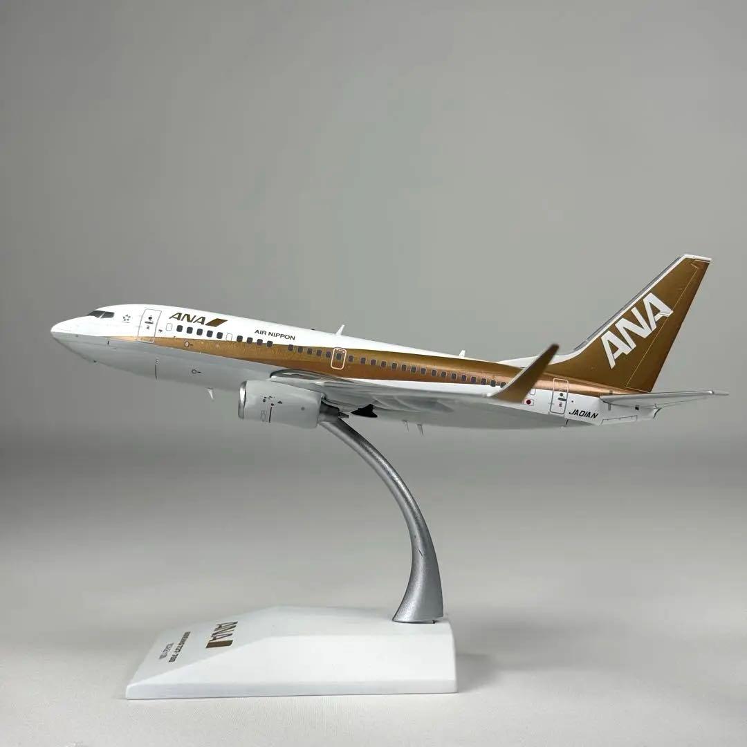 1/200 JCWings ANA ゴールドジェット B737-700